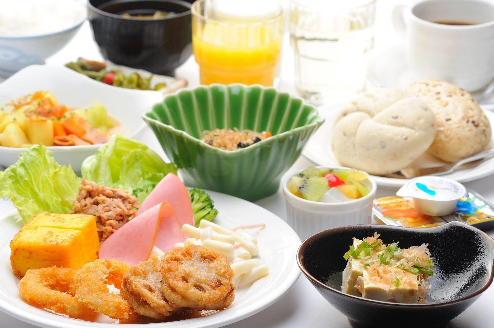 Hotel Route-Inn Mikawa Inter Hakusan Екстер'єр фото